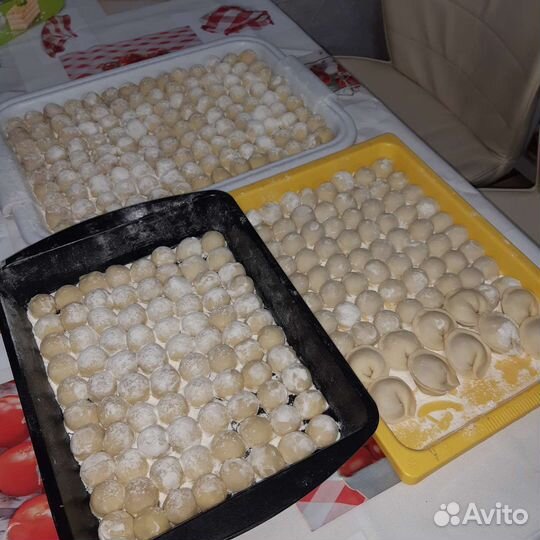 Пельмени и колбаса домашняя