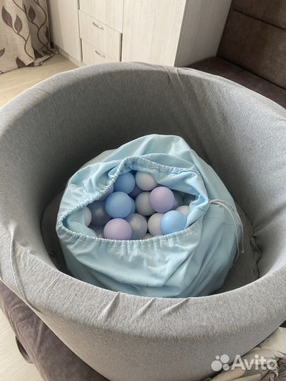 Сухой бассейн с шариками