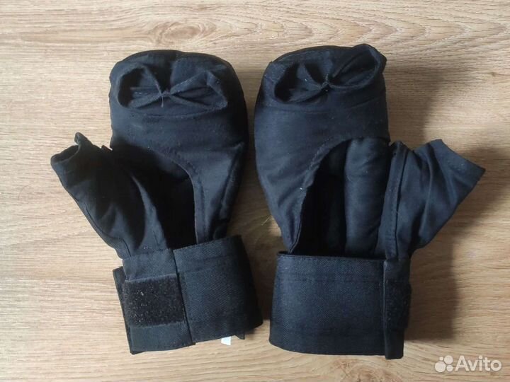Перчатки для единоборств