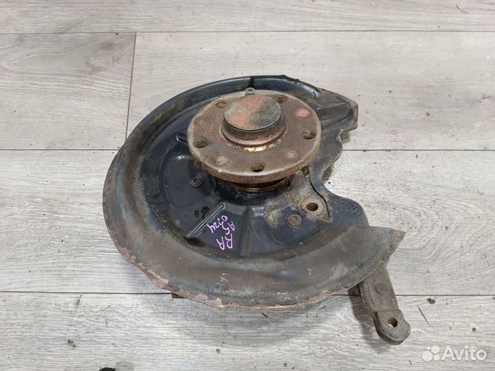 Задний правый кулак в сборе для Skoda Octavia A5