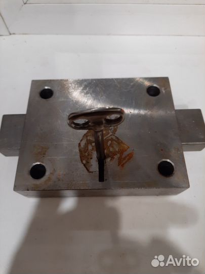 Замок гаражный внутренний