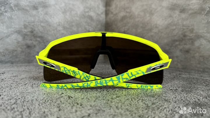 Лимитированные Oakley Sutro Lite Inner Spark Ruby