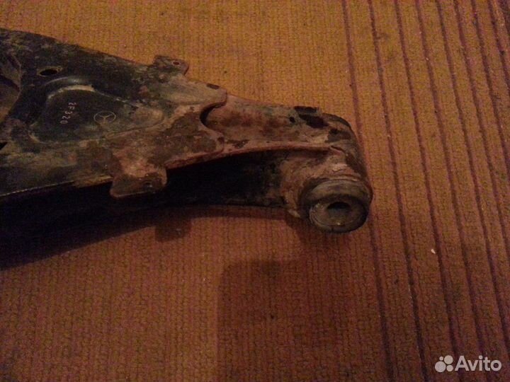 Задний нижний рычаг Mercedes w210/202/203/124