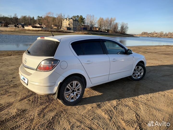 Opel Astra 1.6 МТ, 2010, 174 000 км