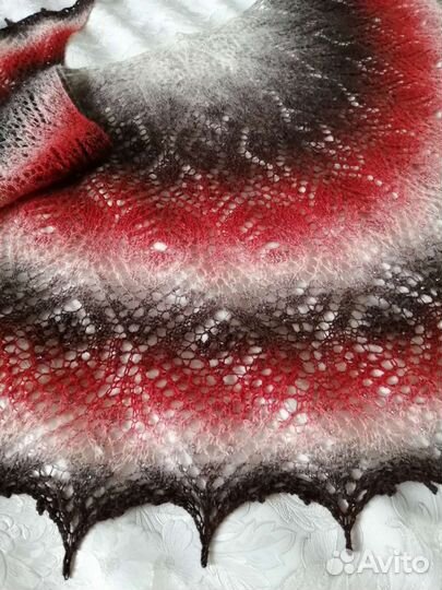 Шаль шерстяная с бисером ручной работы