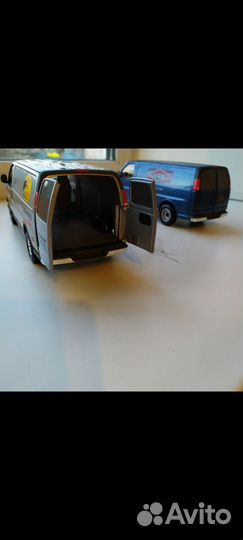 Chevrolet Express 1:25