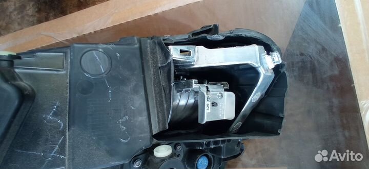 Фара передняя правая Geely Tugella Full LED