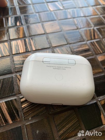 Airpods про
