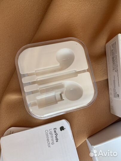Коробка под Наушники earpods apple как новая
