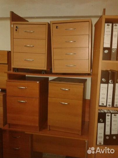 Тумбочка подкатная