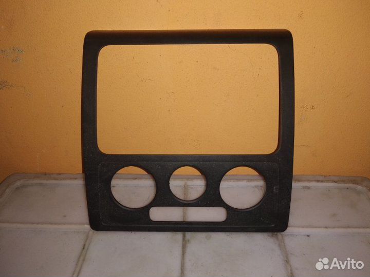 Декоративная накладка Volkswagen Caddy 2KB BSU