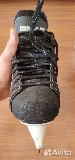 Коньки хоккейные юниорские