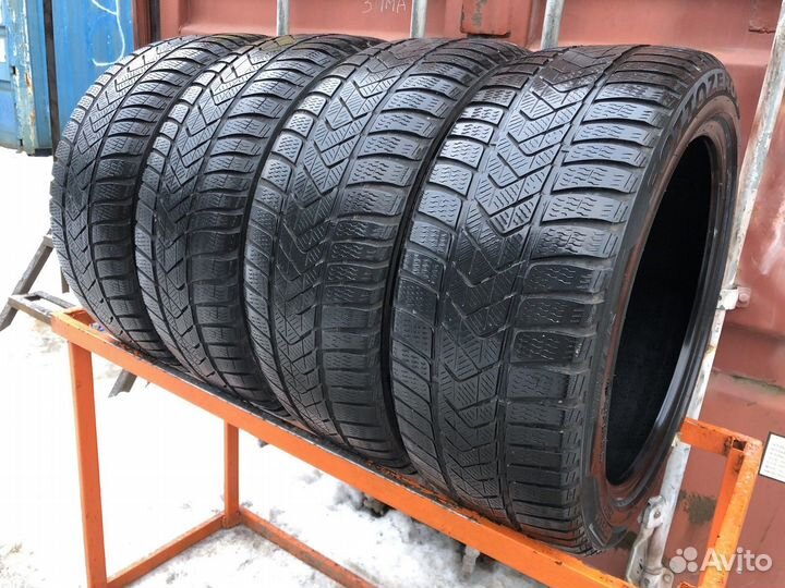 Pirelli Winter Sottozero 3 235/45 R18