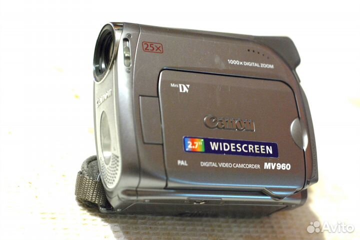 Видеокамера Canon MV960