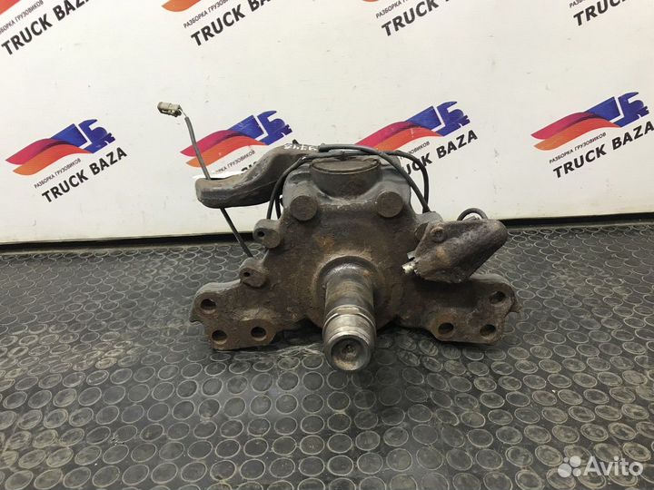 Кулак поворотный передний левый