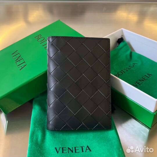 Обложка Bottega Veneta