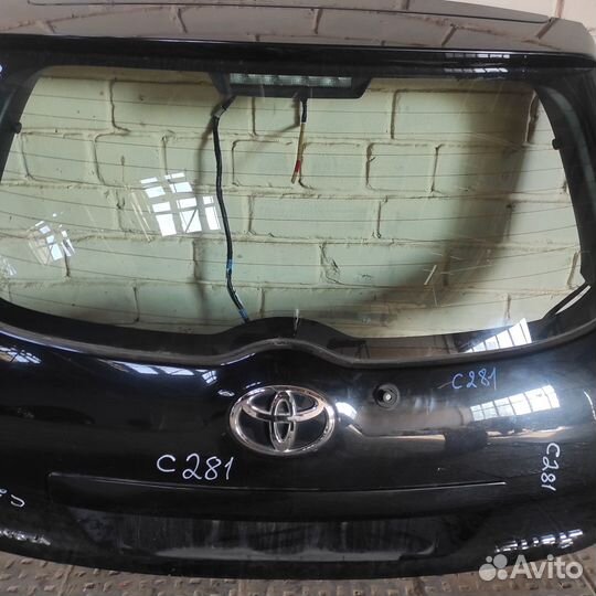 Крышка багажника черная Toyota Auris e150
