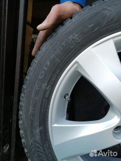 Nokian Tyres Hakkapeliitta 8 215/55 R17