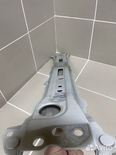 Балка подрадиаторная Toyota Rav4 XA50