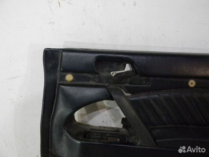 Обшивка (дверная карта) двери задней правой