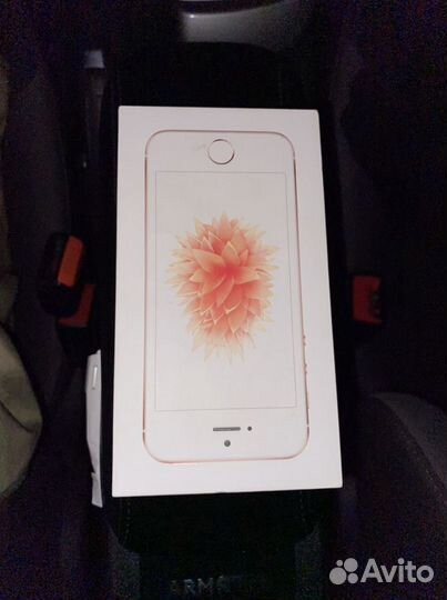 Коробка от iPhone se