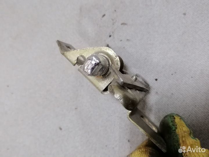 Замок капота Заз Славута 2000-2011