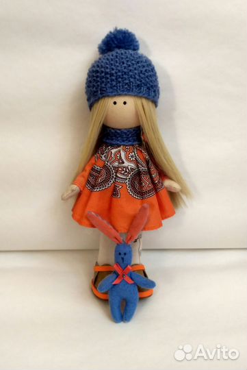Кукла текстильная с зайчиком ручной работы