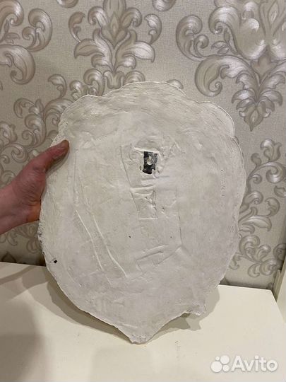 Лев из гипса