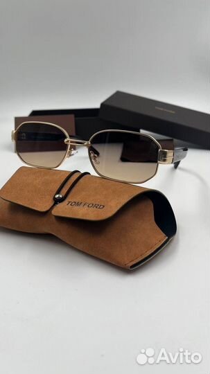 Солнцезащитные очки Tom Ford