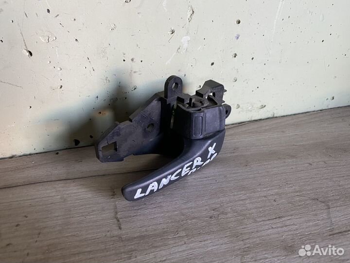 Ручка двери внутренняя mitsubishi lancer Х