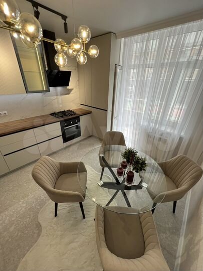 2-к. квартира, 65 м², 2/10 эт.