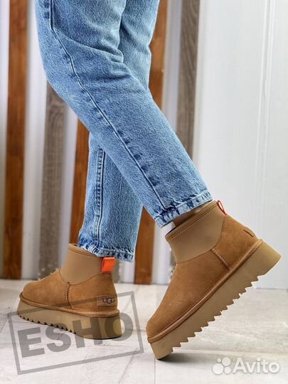 UGG Classic Dipper Boot Black Mini