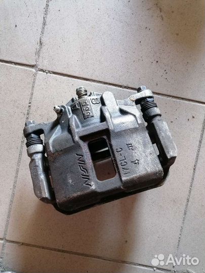 Суппорт тормозной правый Хонда