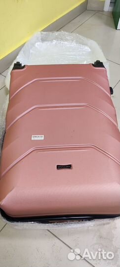 Продам чемодан с вещами и обувью бу