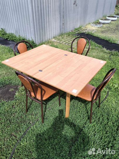 Комплект стол,стулья