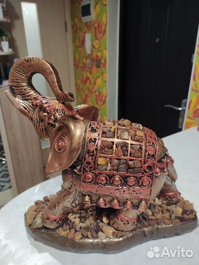 Слон большой в янтаре 28 высота