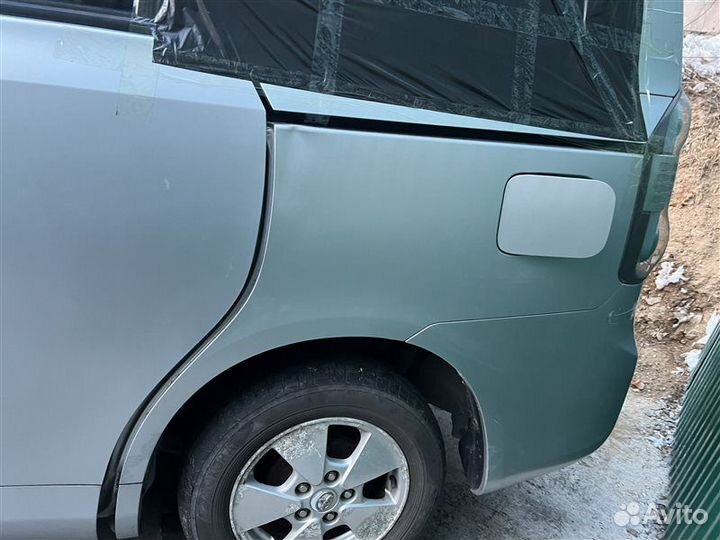 Стоп-сигнал задний левый Toyota Noah/Voxy ZRR70