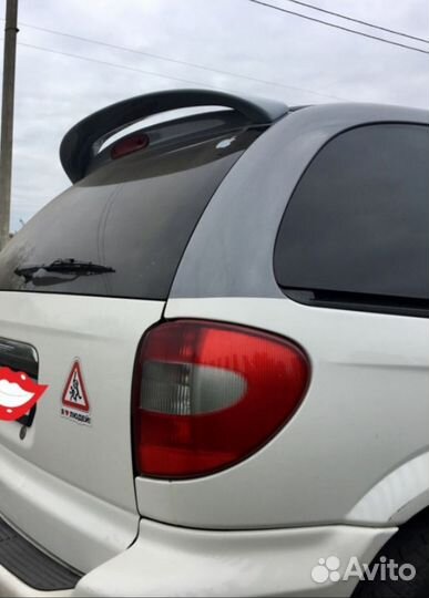 Спойлер крышки багажника Додж караван 4 2001-2007