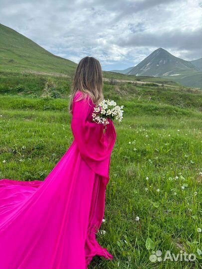 Летящее платье со шлейфом для фотосессии