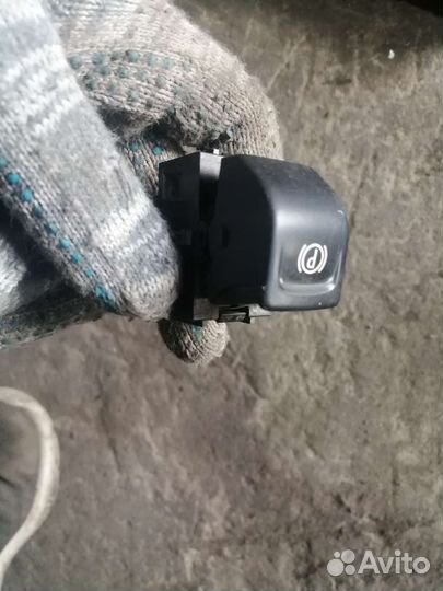 Кнопка ручника Opel Astra J