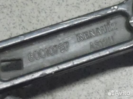 Поводок дворника правый Рено Сценик 2