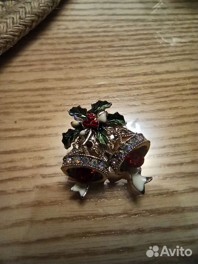 Бижутерия броши