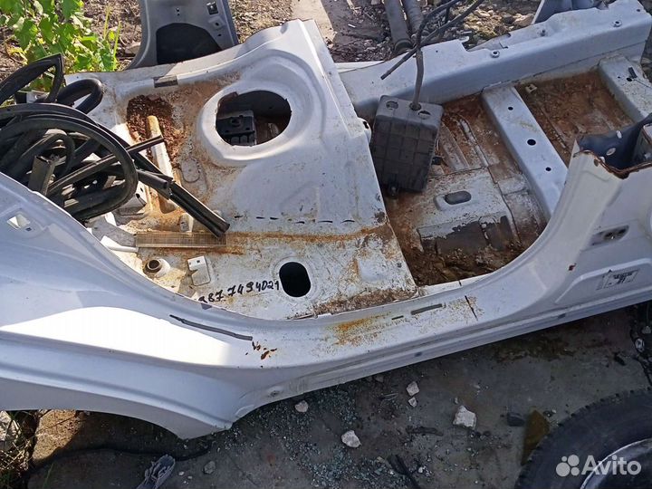 Правая боковая часть кузова ниссан альмера g15