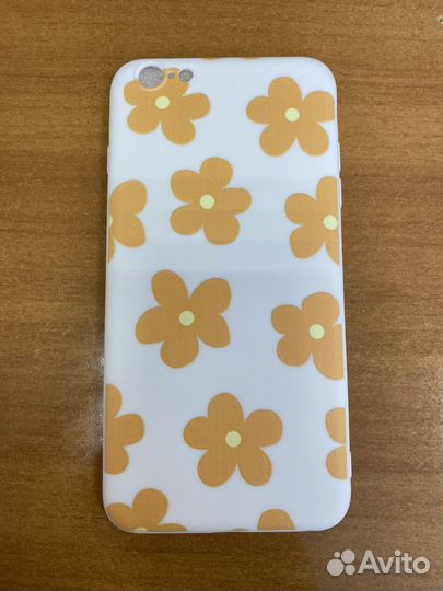 Чехол на iPhonе