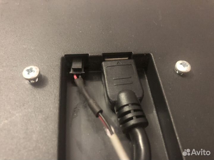 Видеомонитор с динамиком