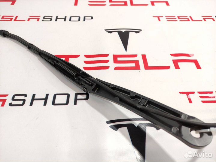 Рычаг стеклоочистителя Tesla Model 3 2019