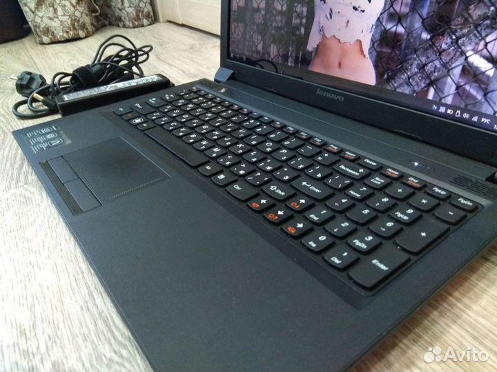 Отличный ноутбук Lenovo 15,6