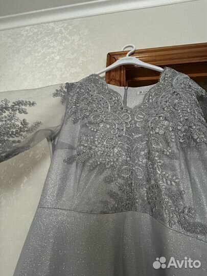 Платье нарядное блестящее 50-52 р