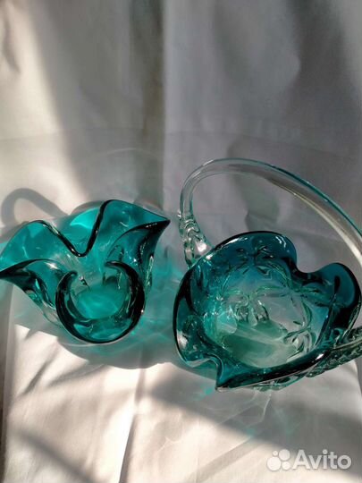 Ваза конфетница,корзинка цветное стекло