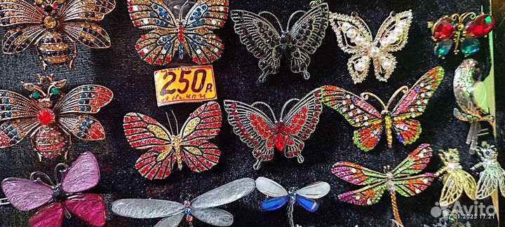 Брошки новые описание внизу спасибо